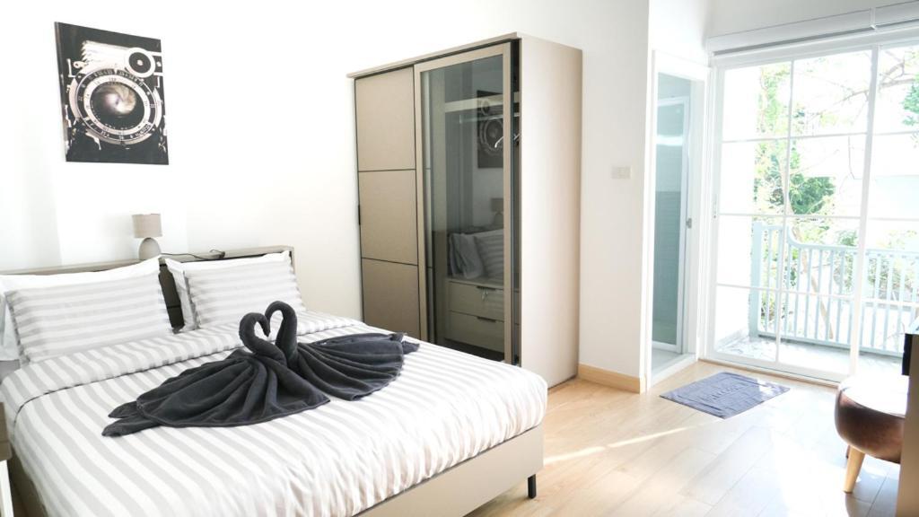 The Square 101 Hotel Bangkok Bagian luar foto