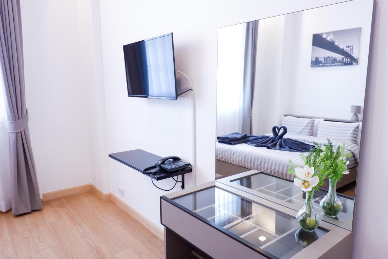 The Square 101 Hotel Bangkok Bagian luar foto