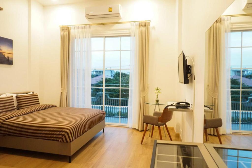 The Square 101 Hotel Bangkok Bagian luar foto